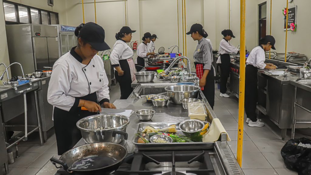 LAB KITCHEN PRODI KULINER